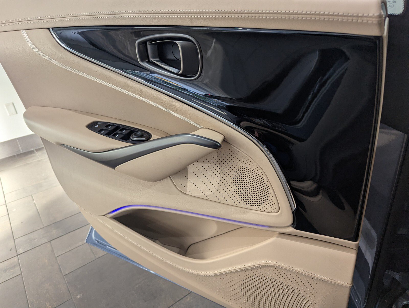New 2026 Aston Martin DBX 707 AWD/4WD image 16