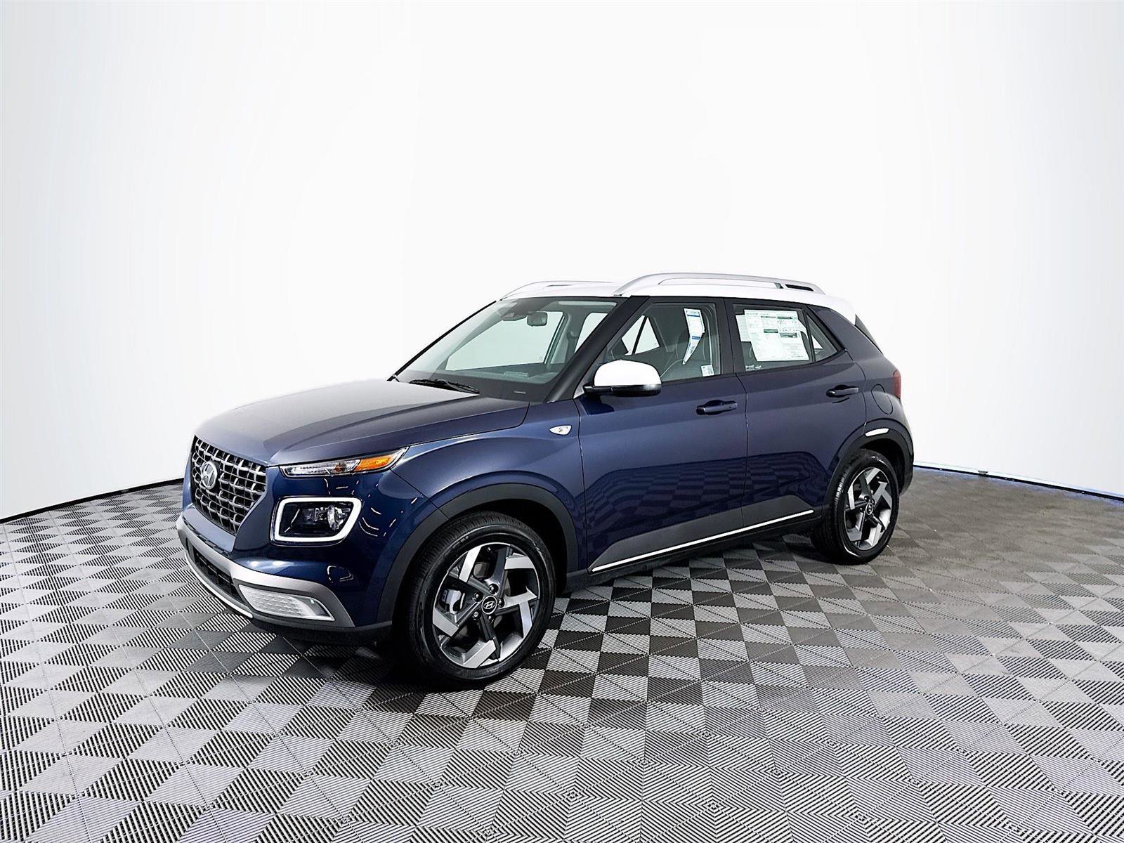 New 2025 Hyundai Venue Limited image 3