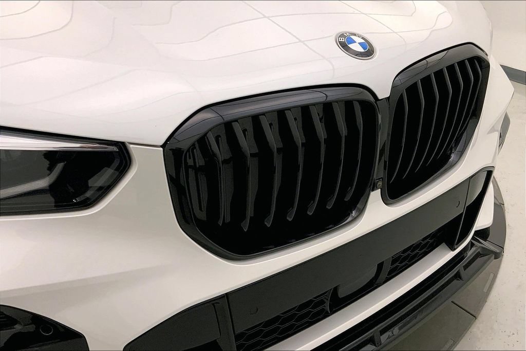 Used 2022 BMW X5 xDrive40i w/ M Sport Package AWD/4WD image 29