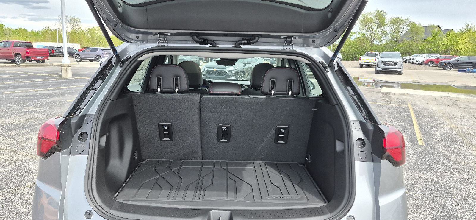 New 2027 Chevrolet Bolt RS w/ Technology Package FWD image 7