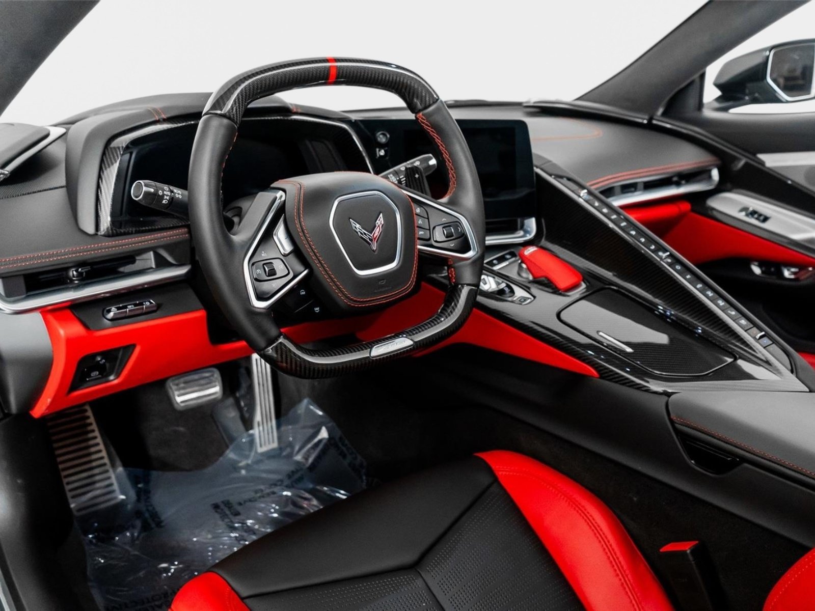 Used 2023 Chevrolet Corvette Z06 w/ Z07 Performance Package RWD image 2