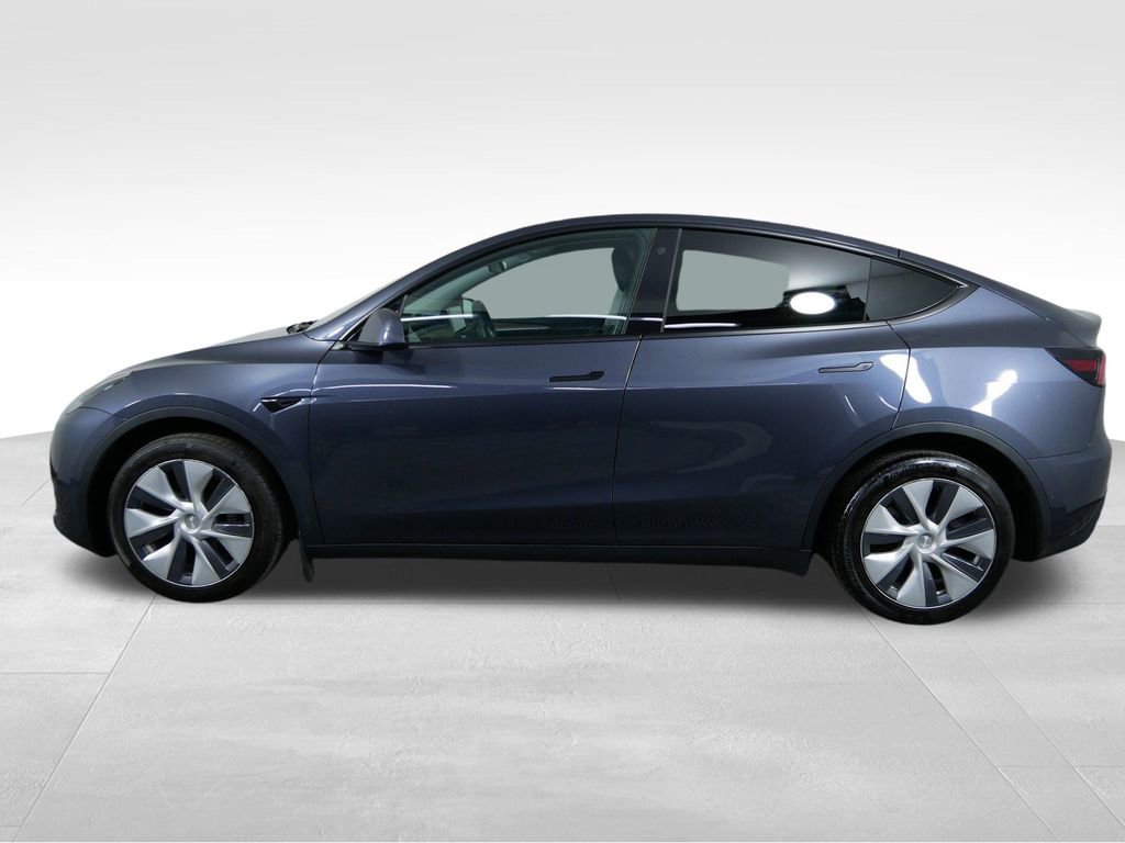 Used 2022 Tesla Model Y Long Range image 6