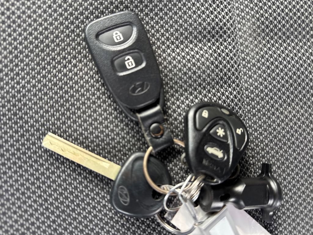 Used 2014 Hyundai Accent GS image 27