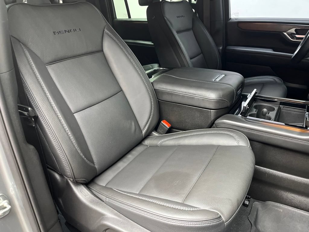 Used 2026 GMC Yukon XL Denali w/ Denali Reserve Package AWD/4WD image 23
