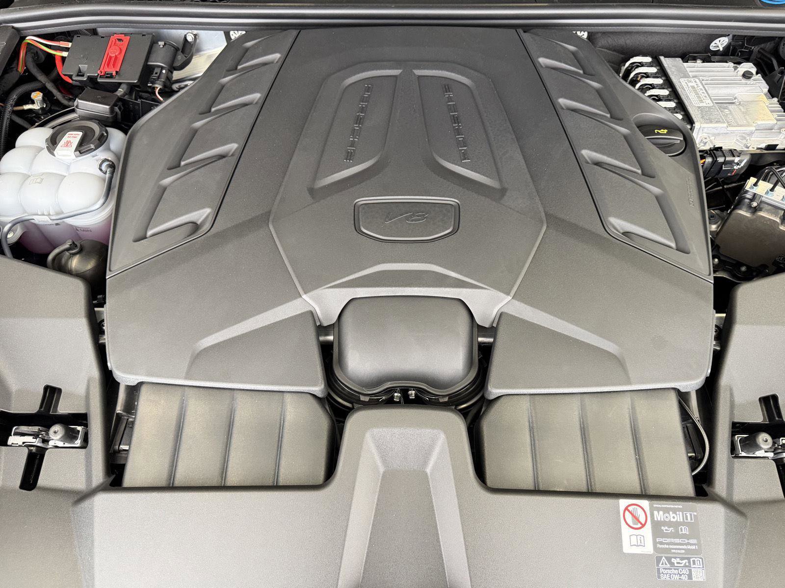 New 2026 Porsche Cayenne Turbo GT image 27