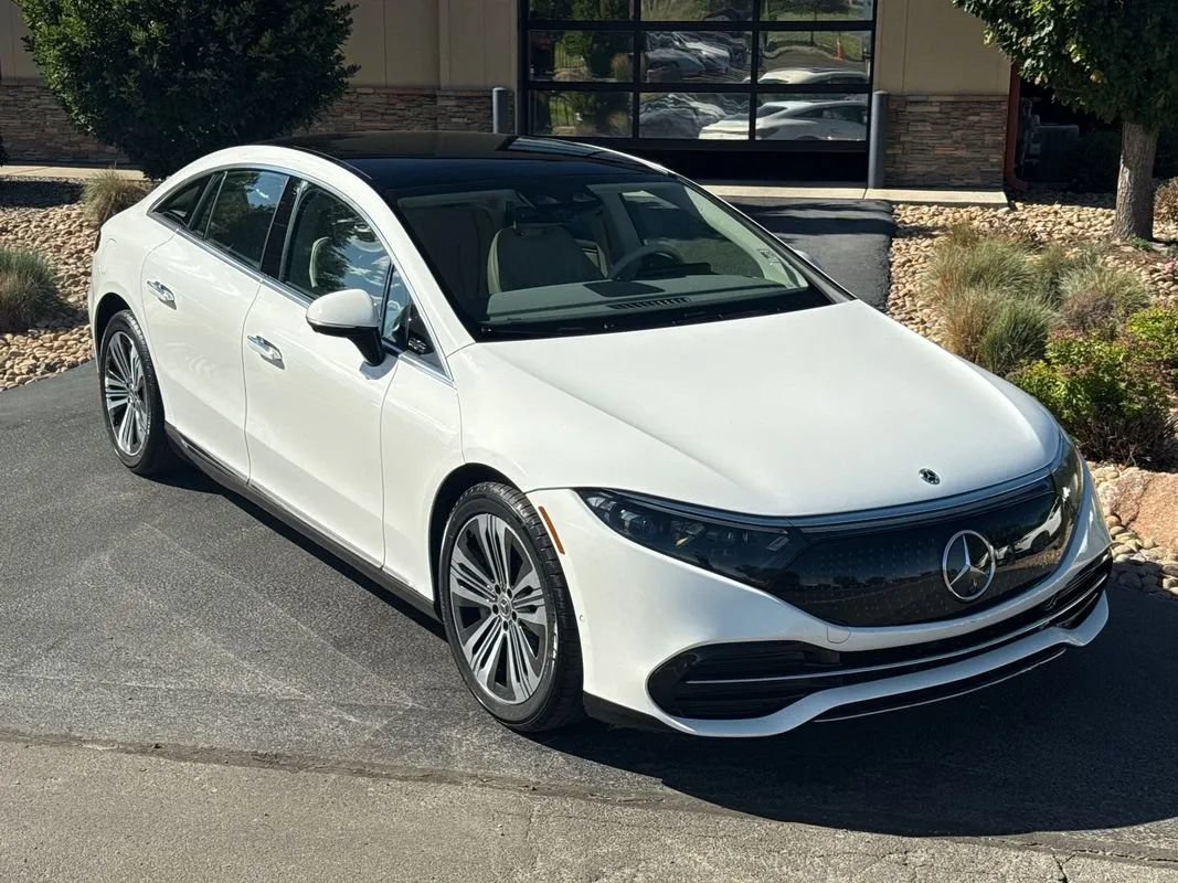 Used 2022 Mercedes-Benz EQS 450+ Sedan image 32