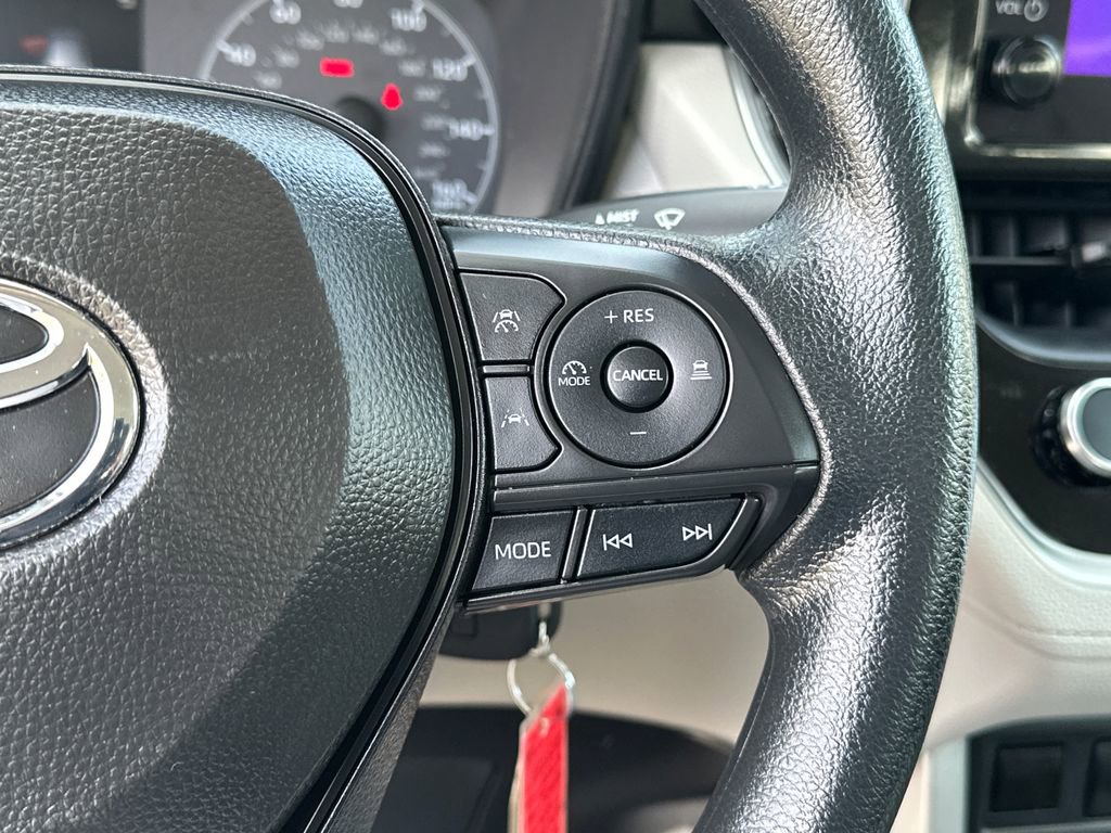 Used 2024 Toyota Corolla Cross L image 22