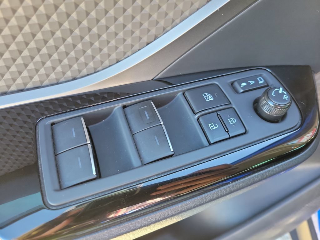 Used 2020 Toyota C-HR Limited FWD image 14