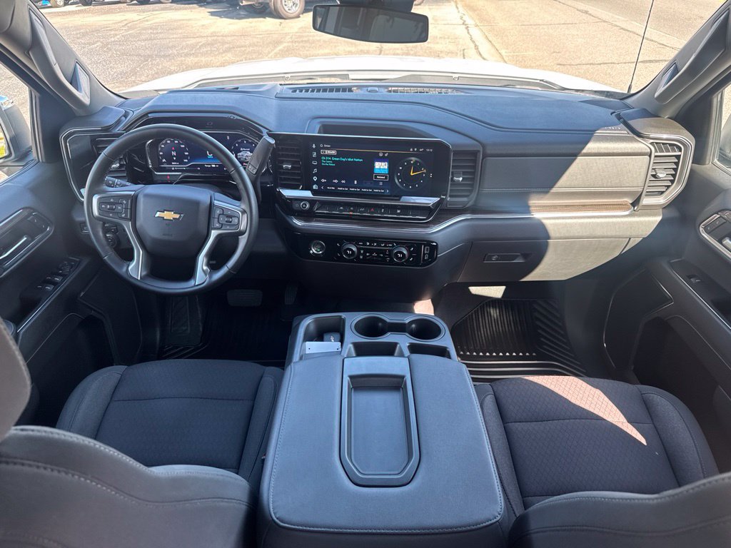 Used 2023 Chevrolet Silverado 1500 LT AWD/4WD image 25