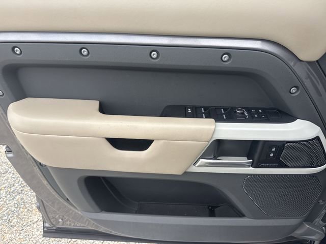 Used 2022 Land Rover Defender 110 X-Dynamic HSE image 13