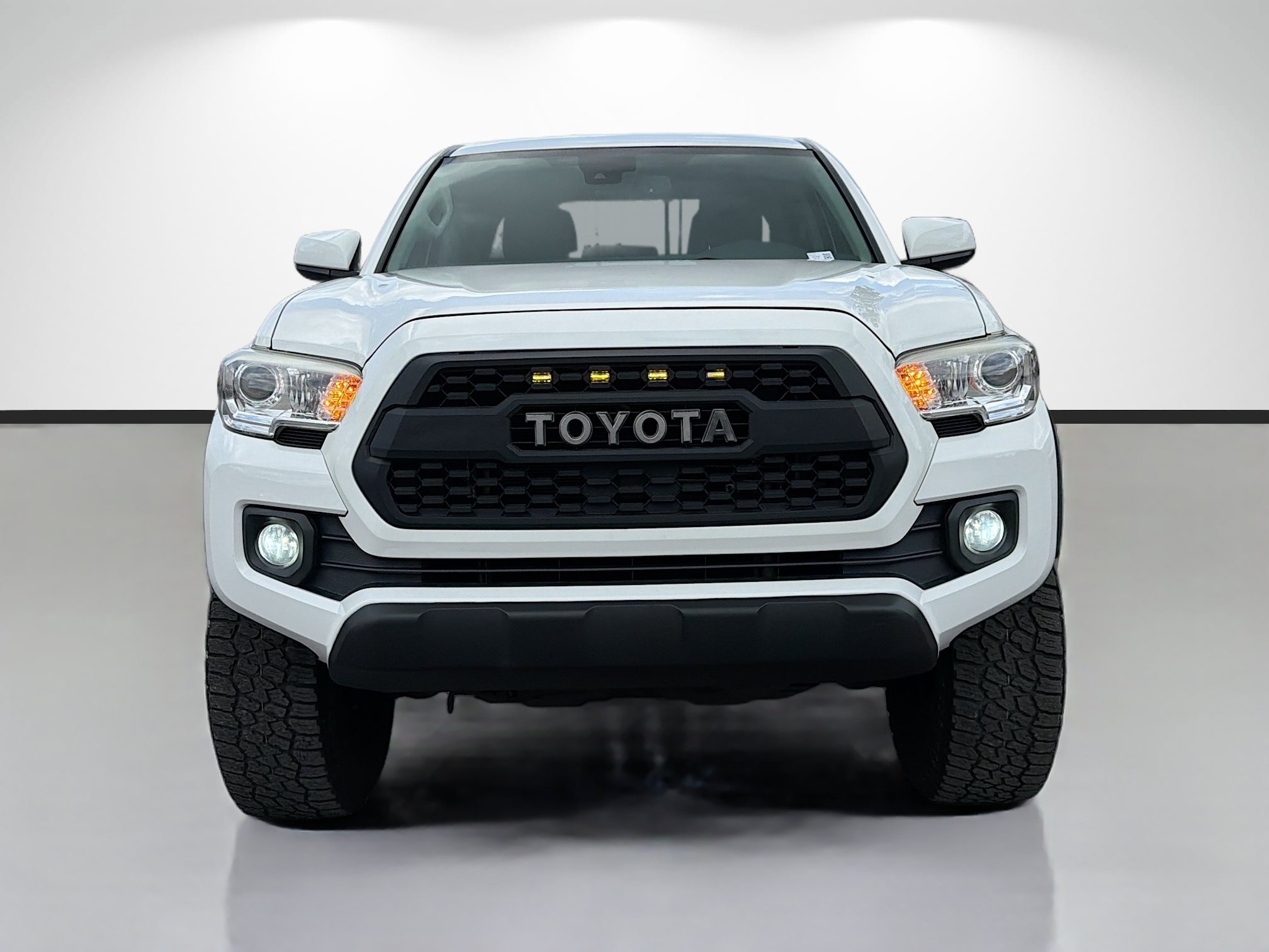 Used 2019 Toyota Tacoma SR5 RWD image 8
