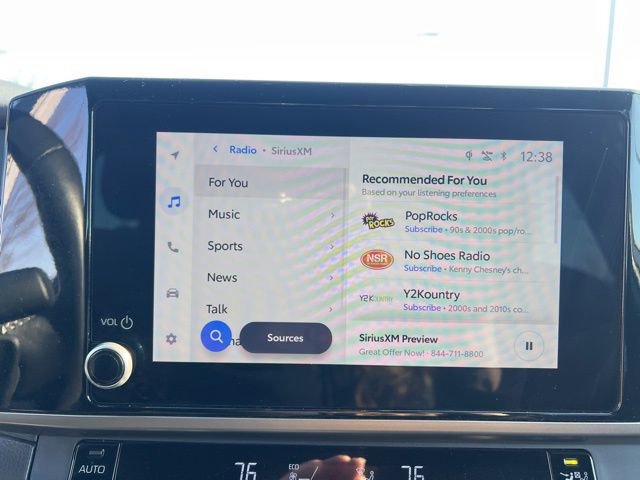 Used 2025 Toyota Camry SE image 18