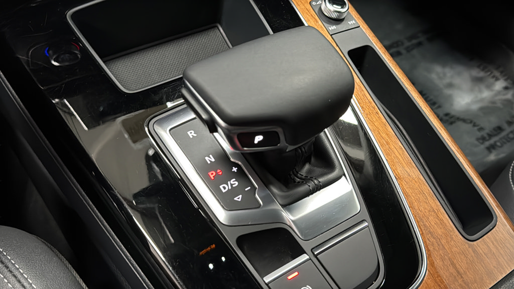 Used 2023 Audi Q5 2.0T Premium w/ Convenience Package AWD/4WD image 19