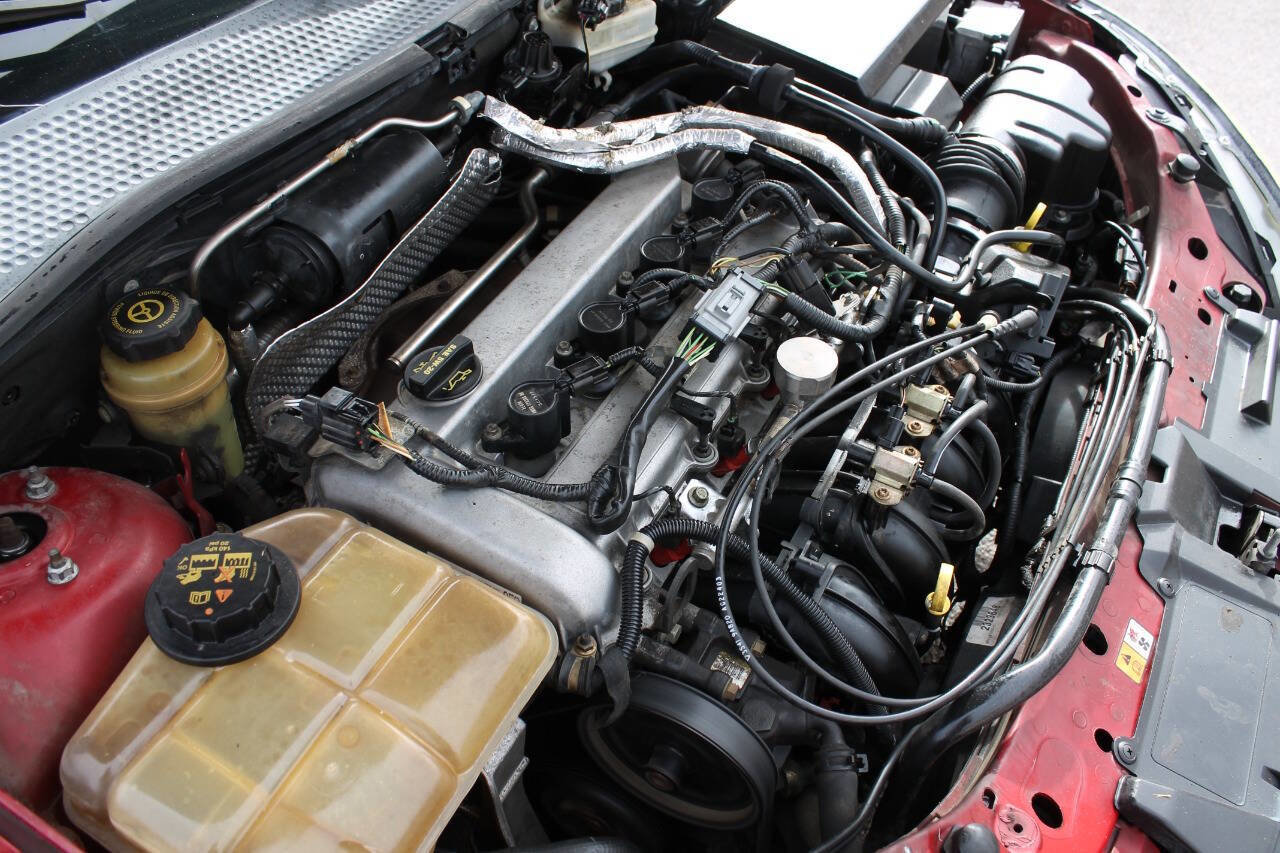 Used 2003 Ford Focus SE FWD image 17