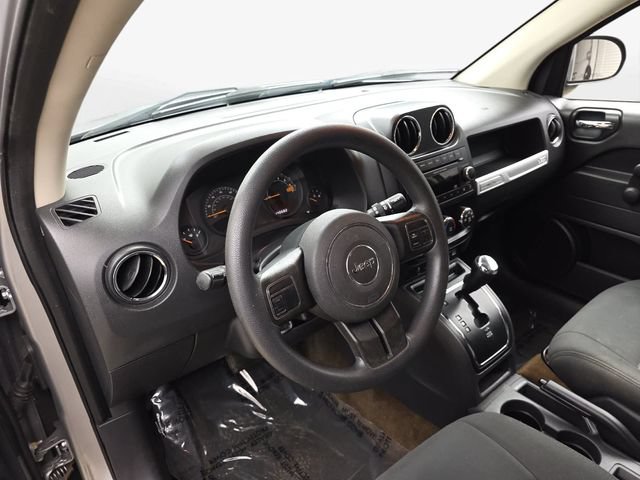 Used 2014 Jeep Compass Sport FWD image 17