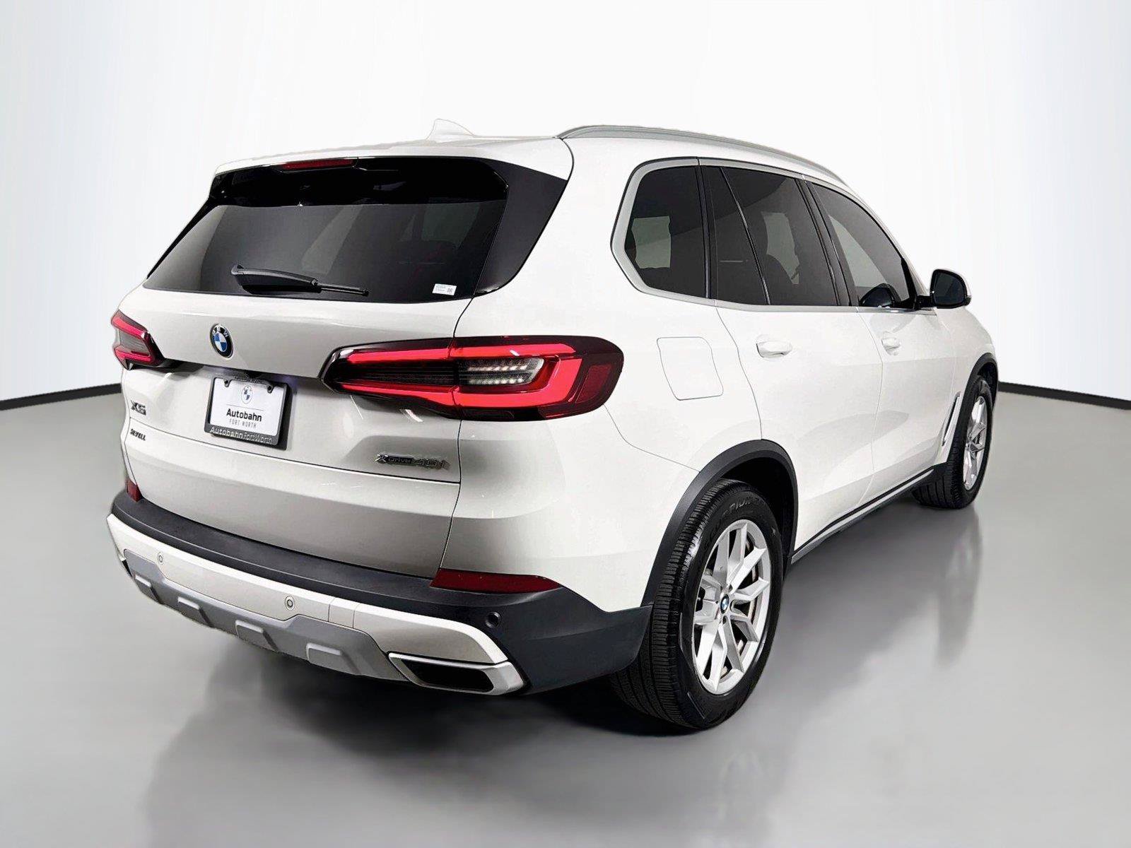 Used 2022 BMW X5 xDrive40i w/ Premium Package AWD/4WD image 5