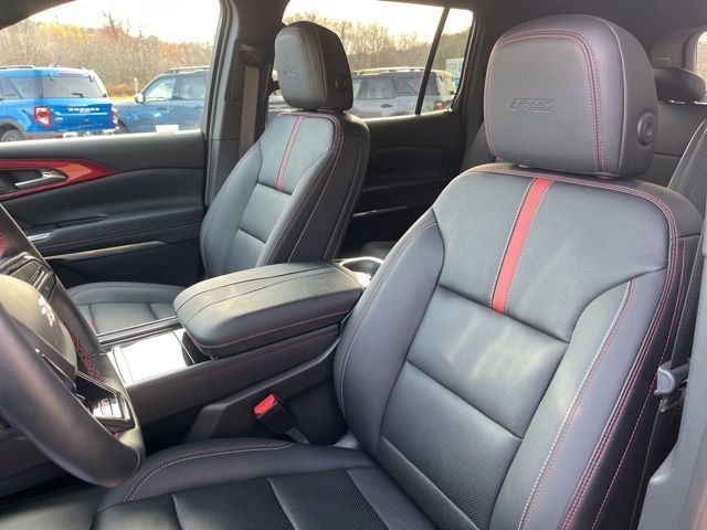 Used 2024 Chevrolet Traverse RS image 13