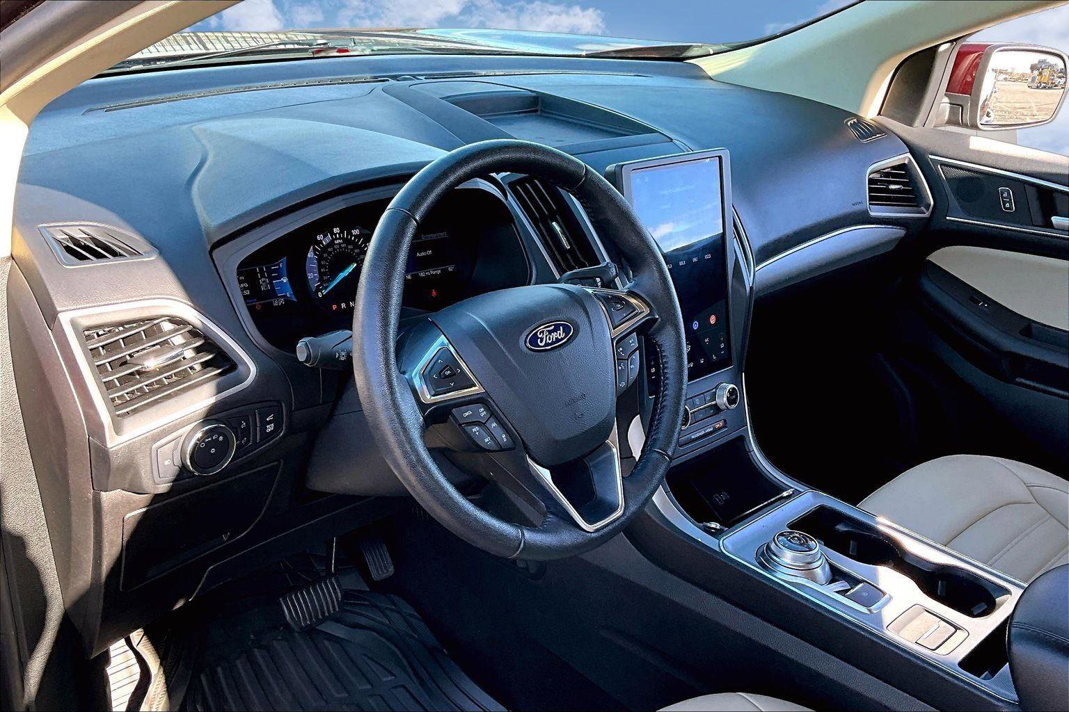 Used 2022 Ford Edge SEL w/ Convenience Package image 12