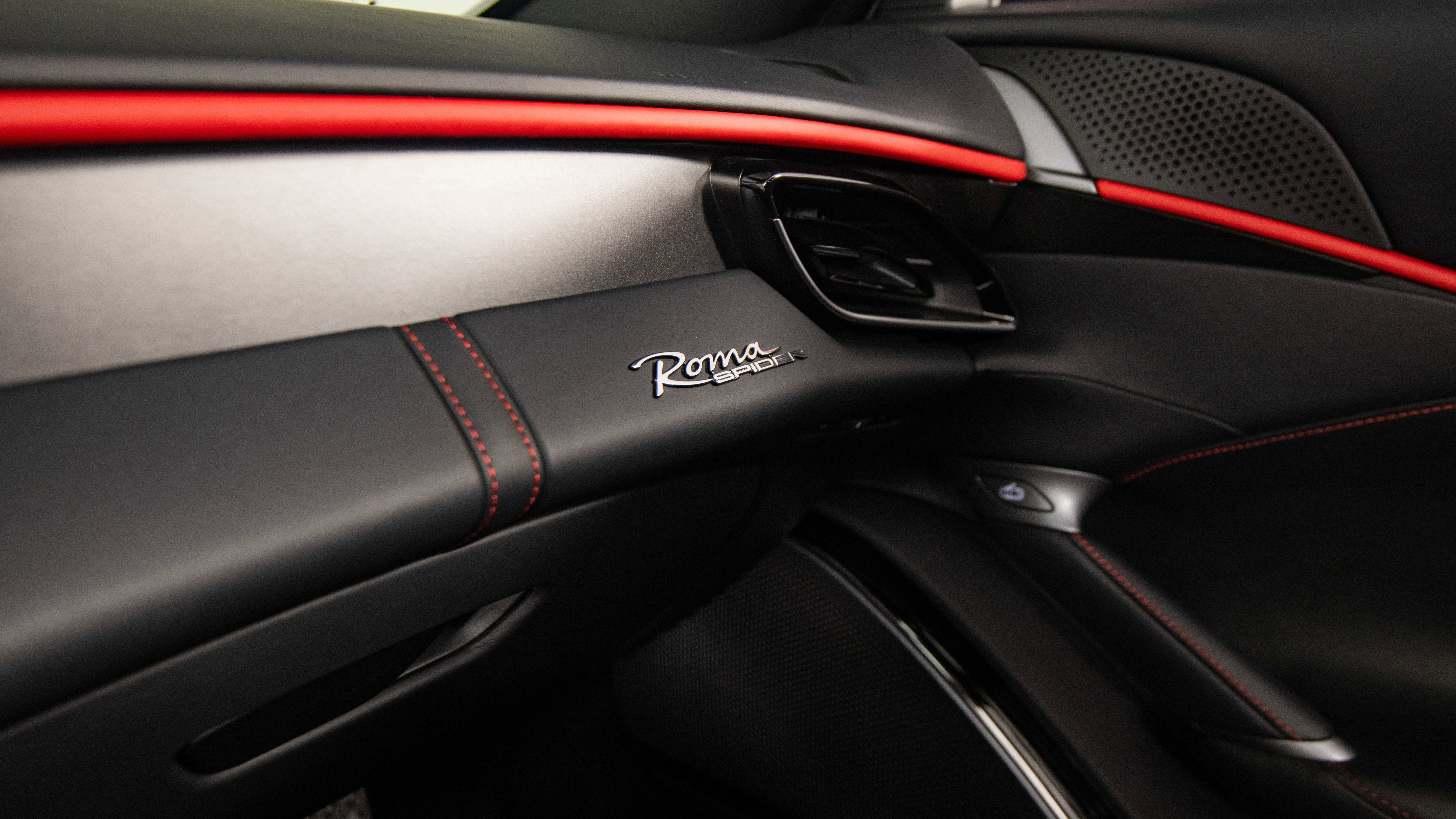 Certified 2025 Ferrari Roma Spider RWD image 25