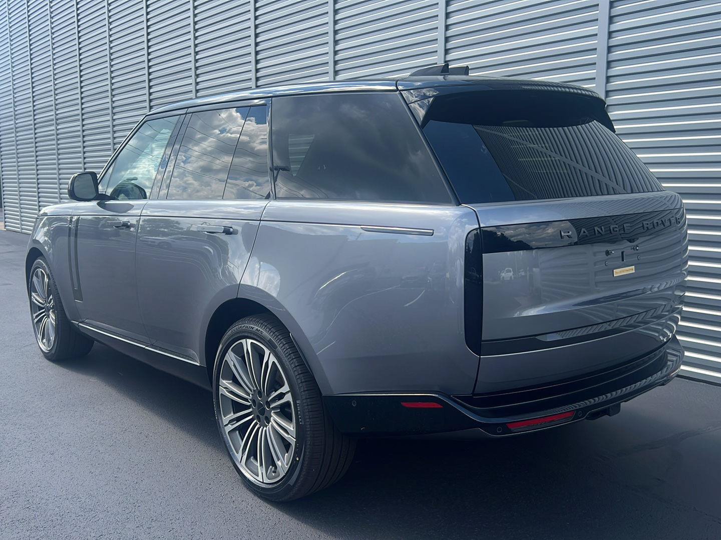 New 2026 Land Rover Range Rover SE AWD/4WD image 3