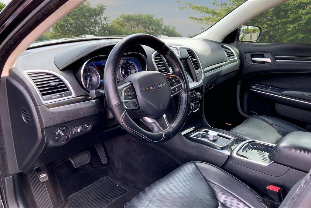 Used 2017 Chrysler 300 C w/ Safetytec Plus Group RWD image 16