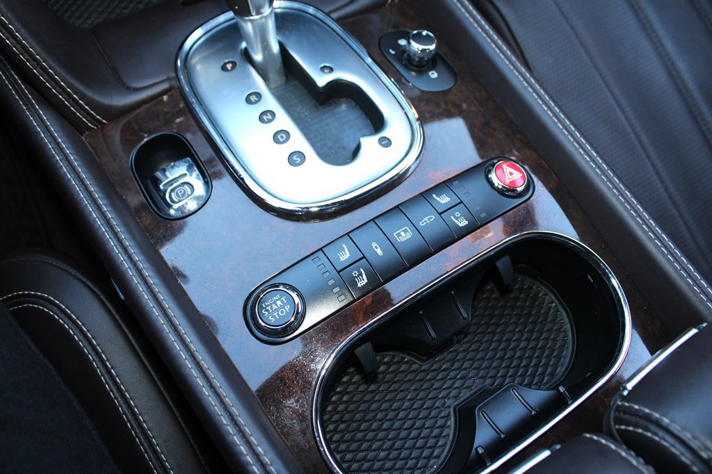 Used 2015 Bentley Flying Spur W12 image 35