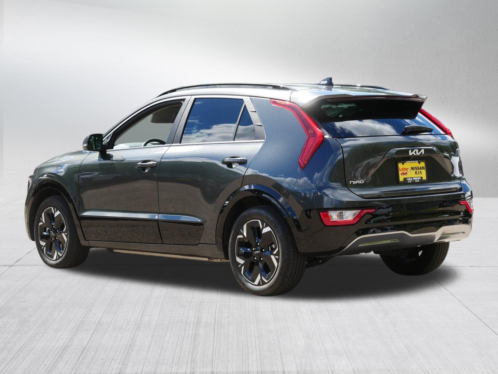 Used 2024 Kia Niro Wind w/ Wind Preserve Package FWD image 5