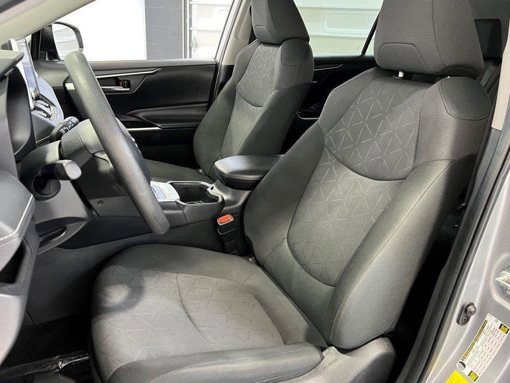 Used 2024 Toyota RAV4 XLE image 25