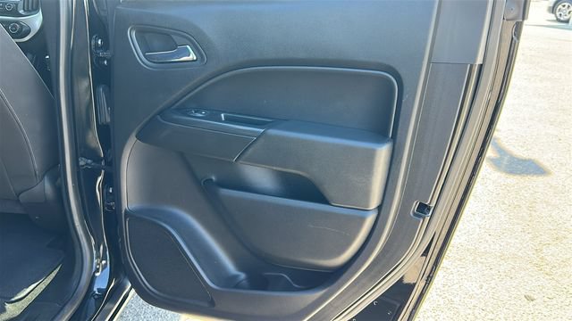Used 2018 Chevrolet Colorado LT AWD/4WD image 12