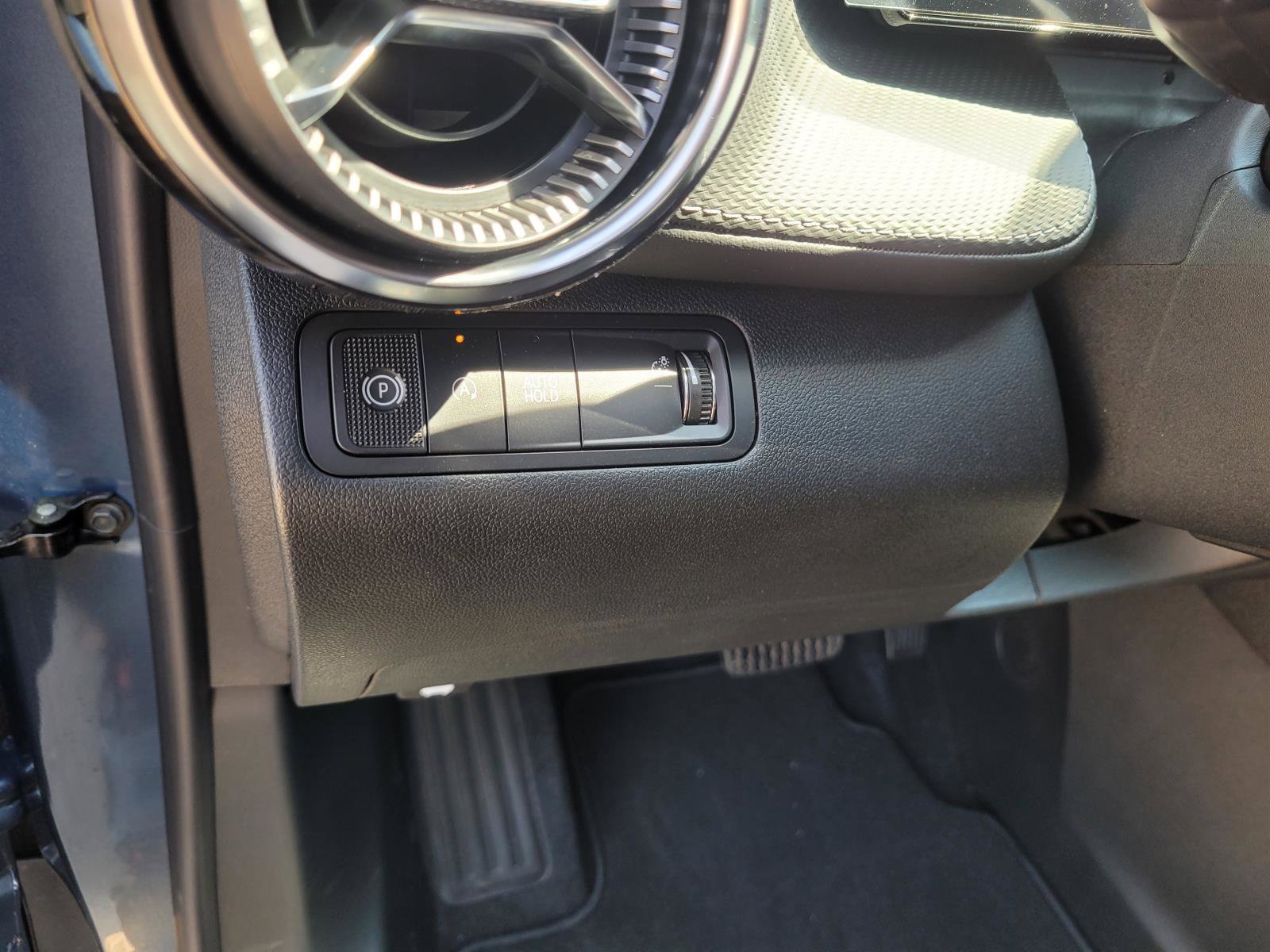 New 2027 Chevrolet Equinox LT w/ Convenience Package II FWD image 18
