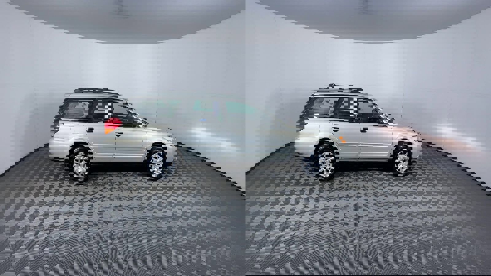 Used 2005 Subaru Outback 2.5i image 9