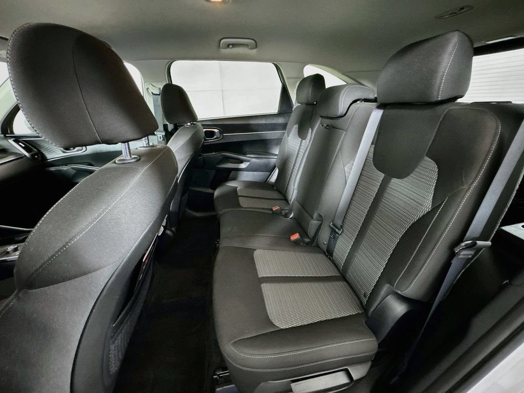 Used 2023 Kia Sorento LX FWD image 22