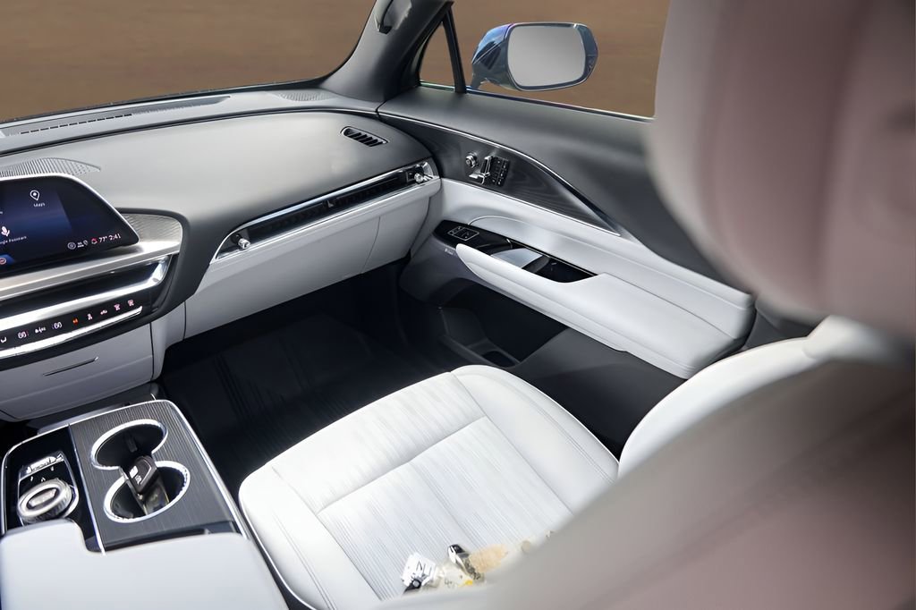 Certified 2025 Cadillac Lyriq Sport AWD/4WD image 26