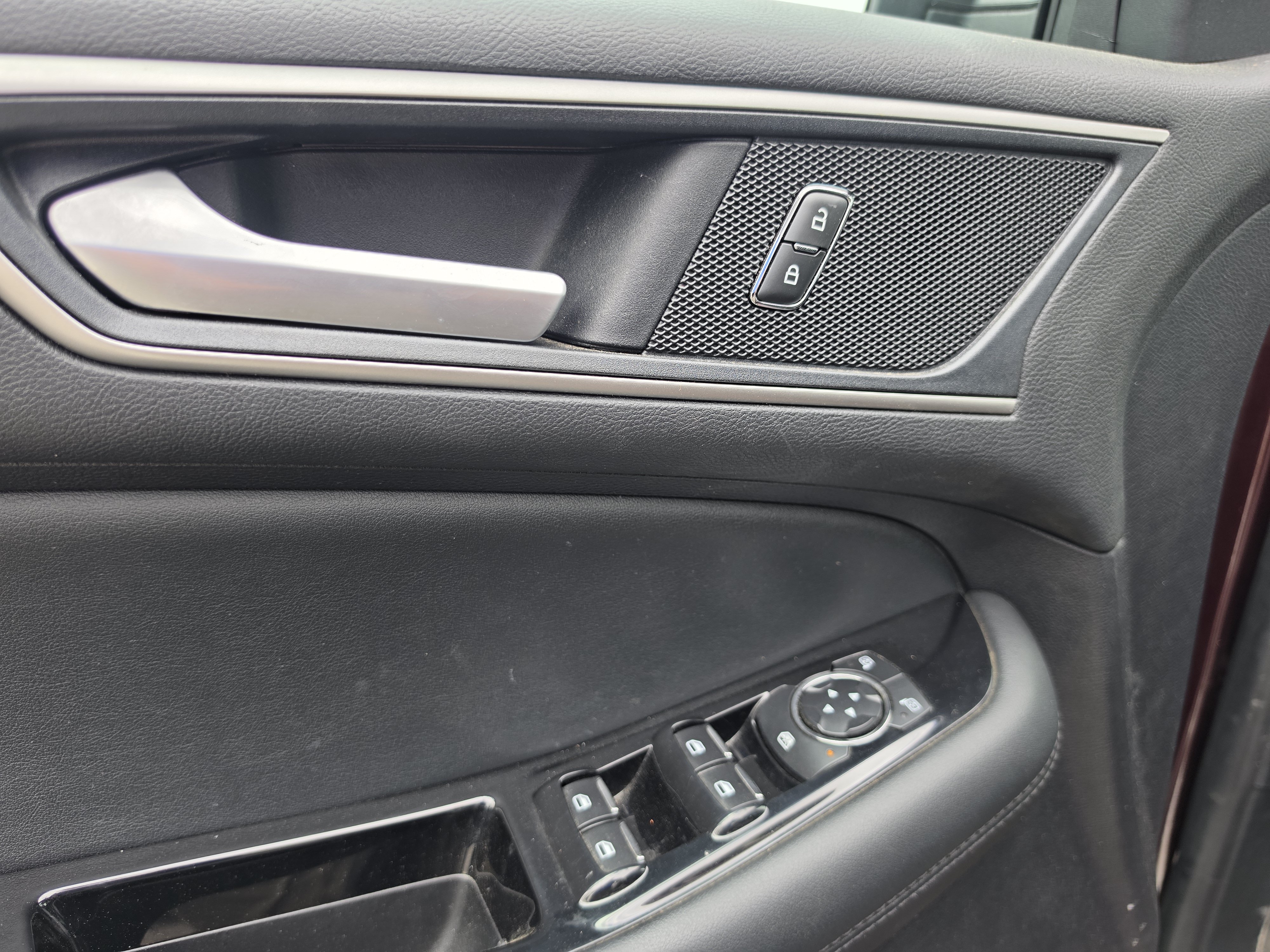 Used 2020 Ford Edge SEL w/ Convenience Package AWD/4WD image 17