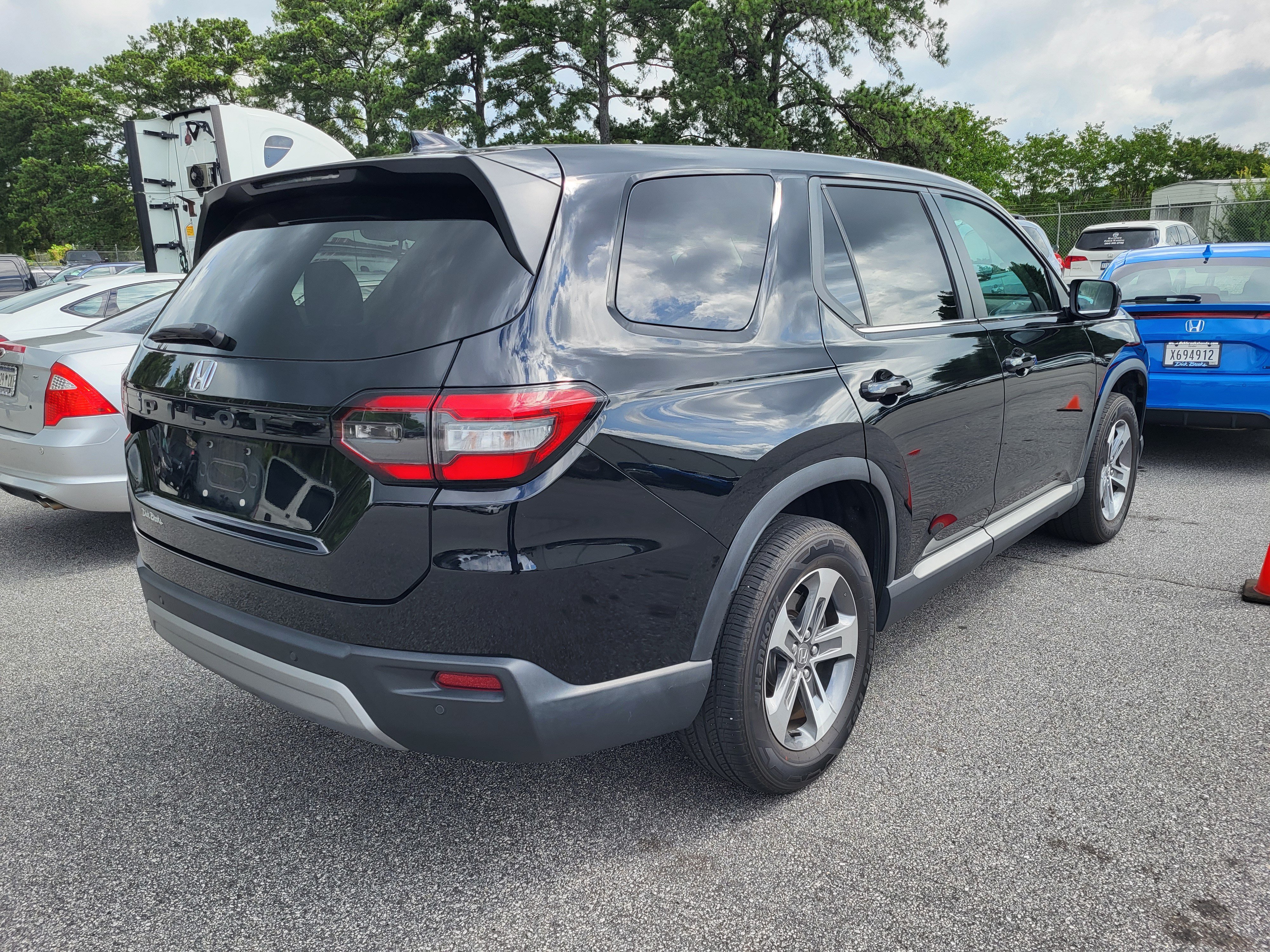 Used 2024 Honda Pilot EX-L image 4