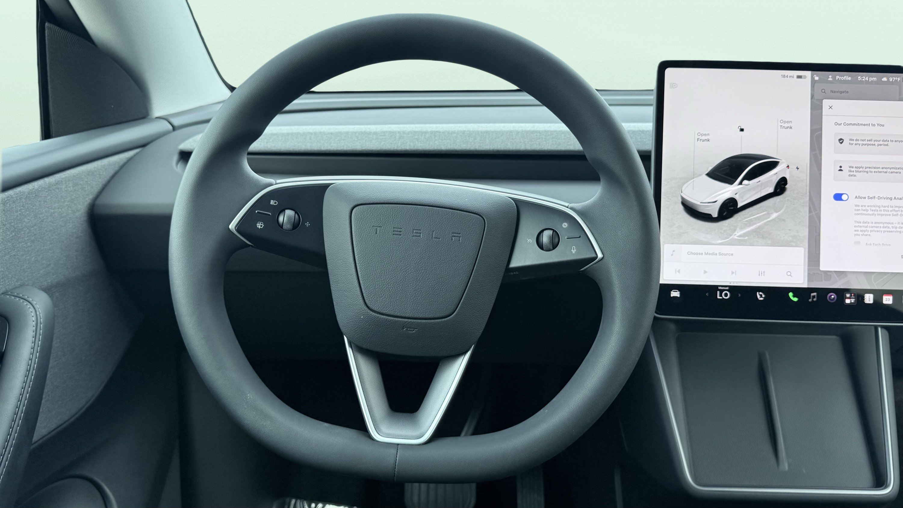 Used 2026 Tesla Model Y 2WD image 46