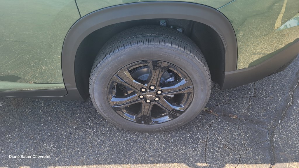 New 2027 Chevrolet Traverse LT w/ Midnight/Sport Edition FWD image 8