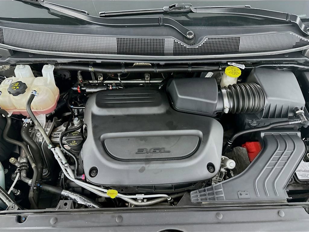 Used 2023 Chrysler Pacifica Touring image 31