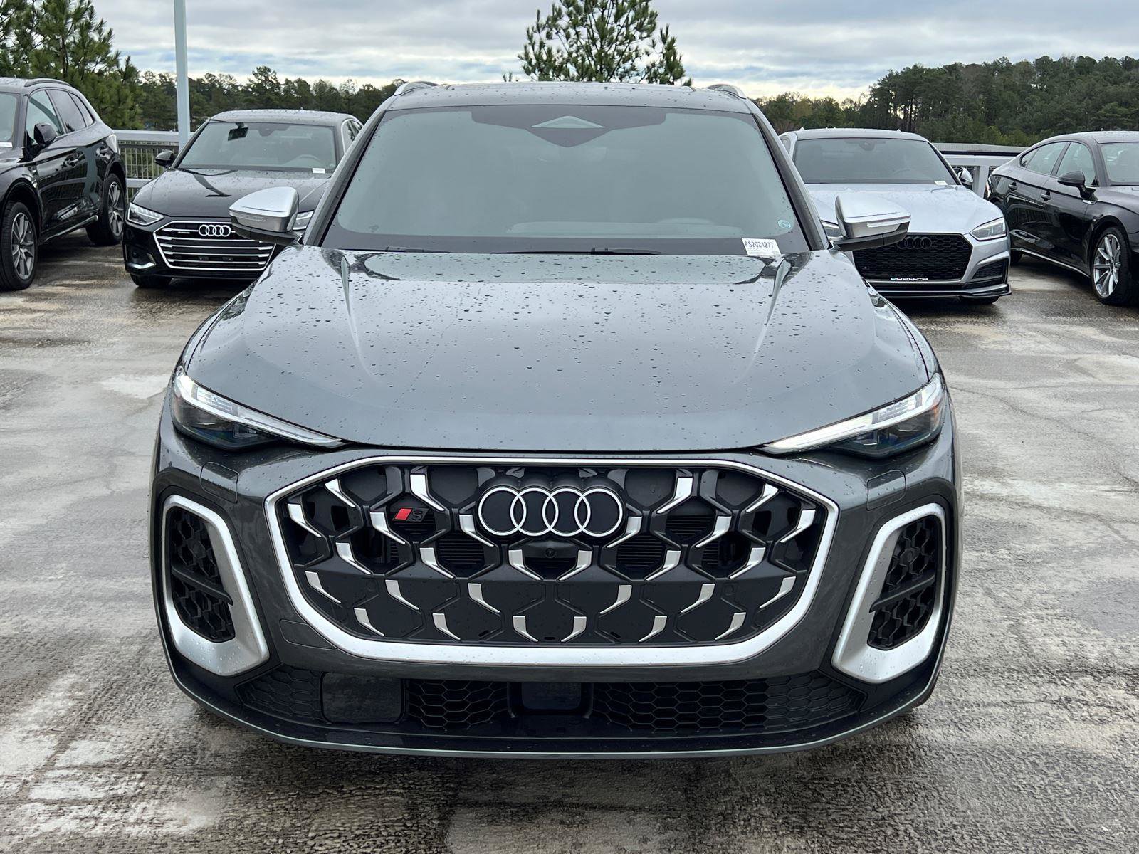 Used 2025 Audi SQ5 Premium Plus w/ Premium Plus Package image 2