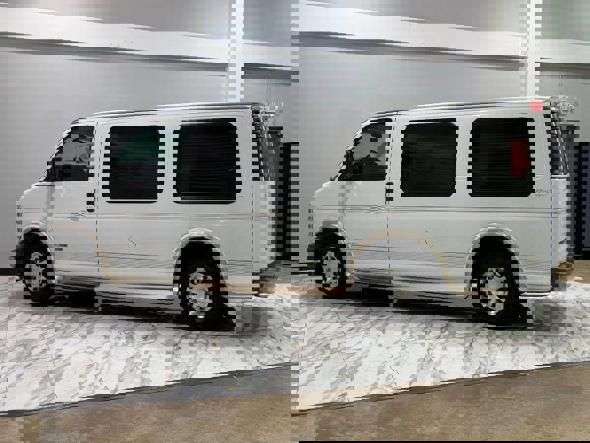 Used 2002 Chevrolet Express 1500 w/ LS Preferred Equipment Group image 9