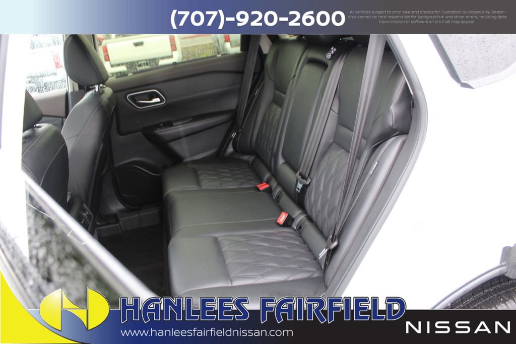 Used 2023 Nissan Rogue Platinum w/ Platinum Premium Package image 17