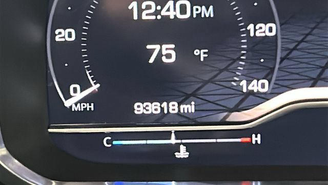 Used 2022 GMC Yukon XL AT4 AWD/4WD image 18