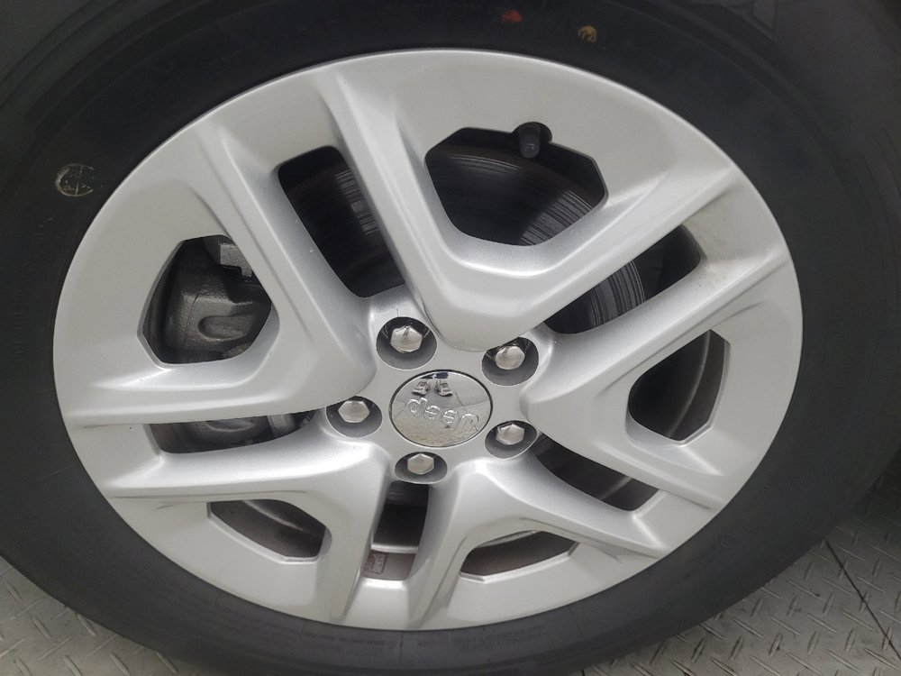 Used 2018 Jeep Compass Sport w/ Tech Group FWD image 31