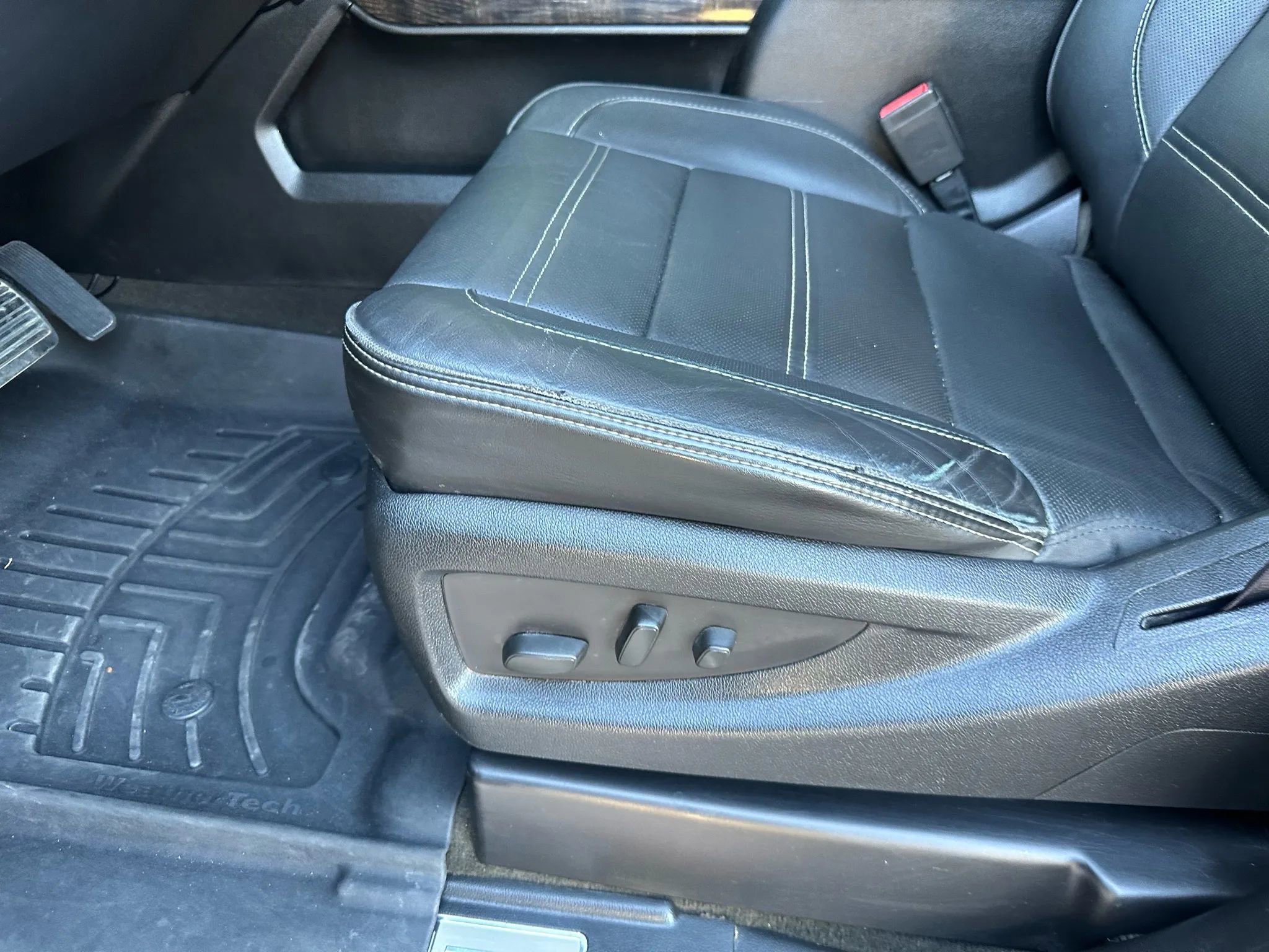 Used 2016 GMC Sierra 2500 Denali w/ Duramax Plus Package image 33