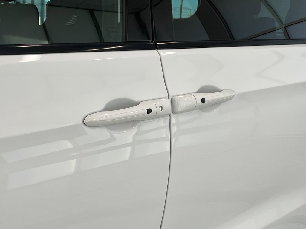 Used 2021 Chrysler Pacifica Touring w/ Cold Weather Group image 13