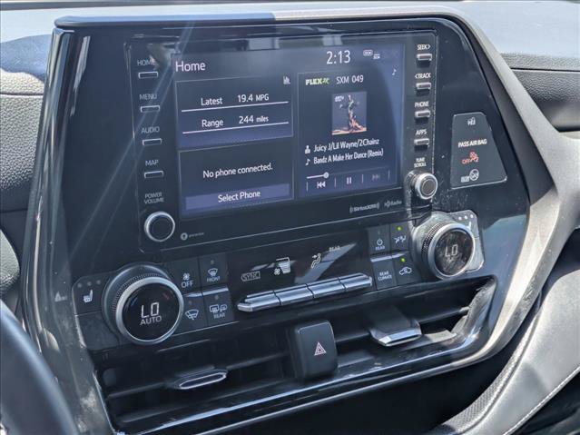 Used 2021 Toyota Highlander XLE FWD image 14