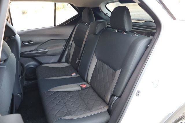 Used 2019 Nissan Kicks SV FWD image 18