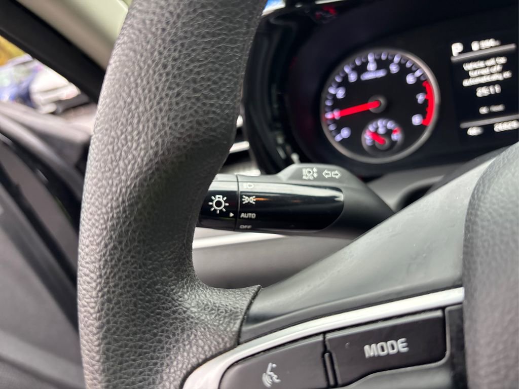 Used 2022 Kia K5 LXS image 24