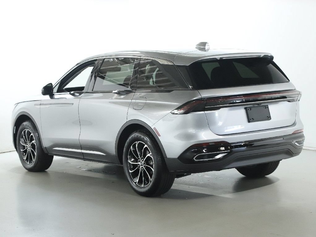 Used 2025 Lincoln Nautilus Premier AWD/4WD image 39
