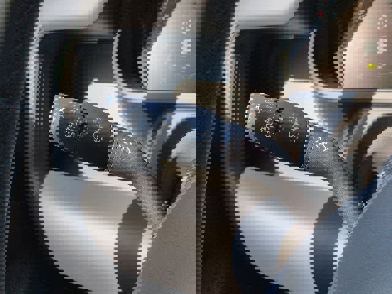 New 2026 Land Rover Defender 110 X-Dynamic SE image 28